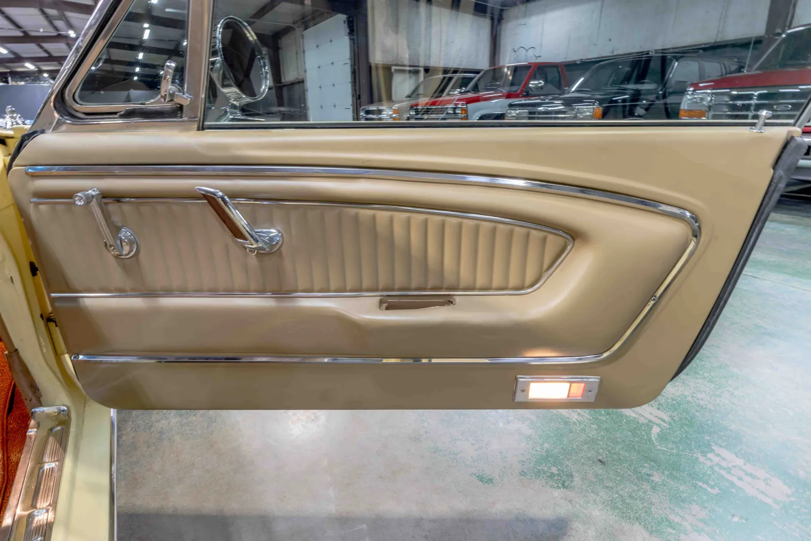 1965-Ford-Mustang-Springtime Yellow-230788--47.jpg